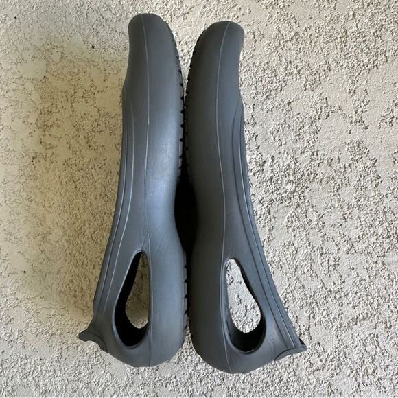 Crocs light grey foam kadee ballet inspired flats Sz 10 - Picture 3 of 8
